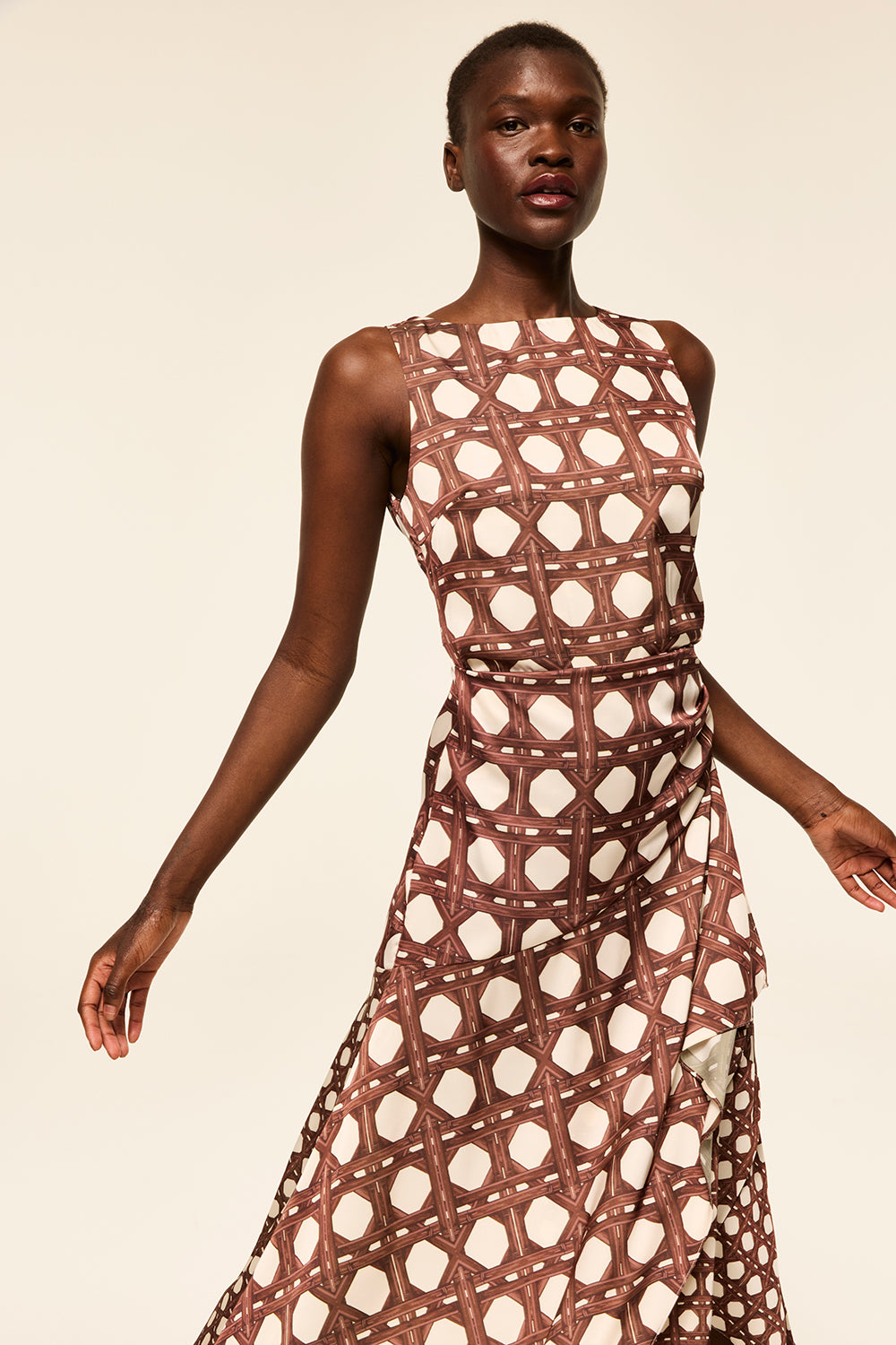 Alodia-close-up_3024x.jpg?v=