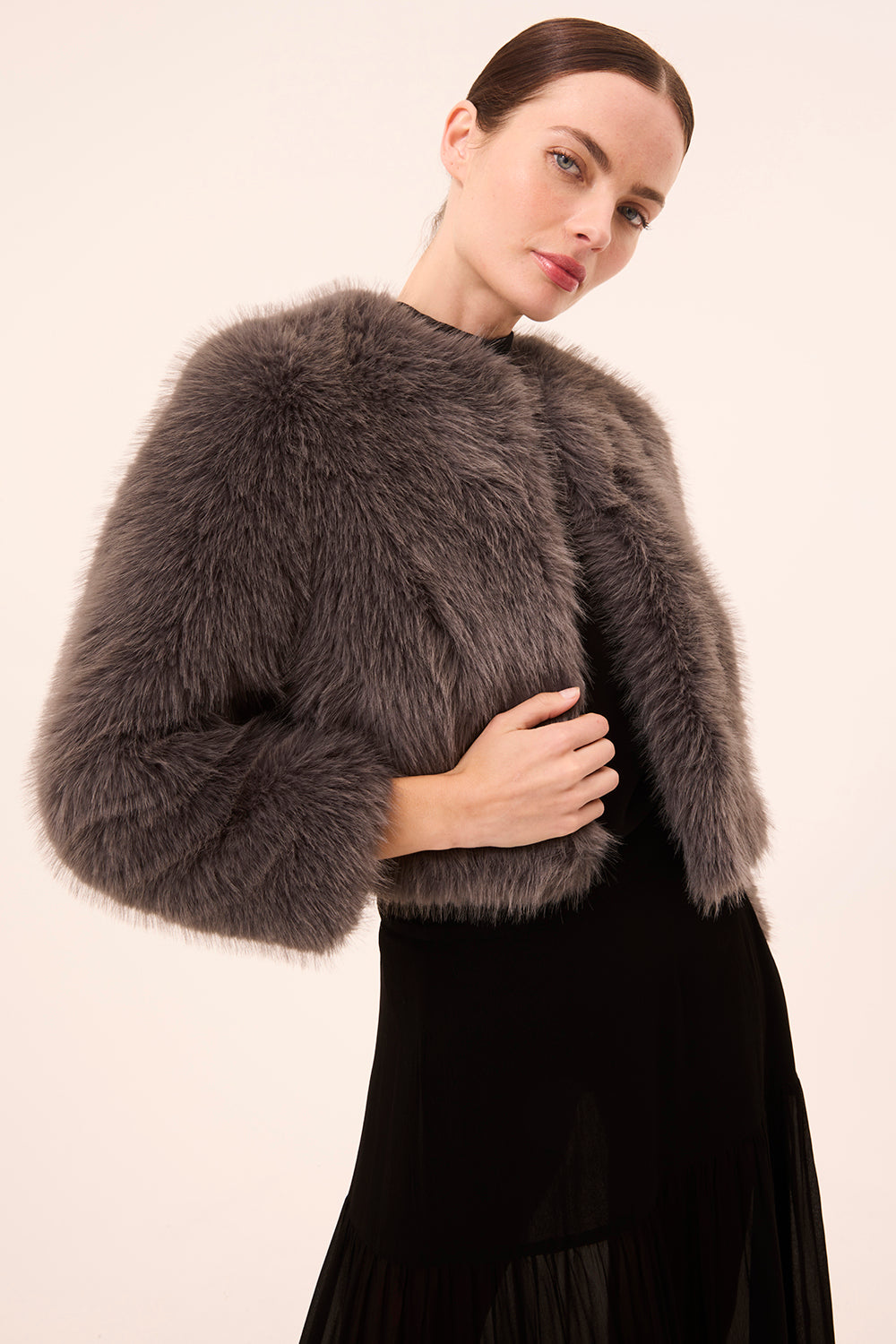 DRJA94149_DKGRY_1_JS_3024x.jpg