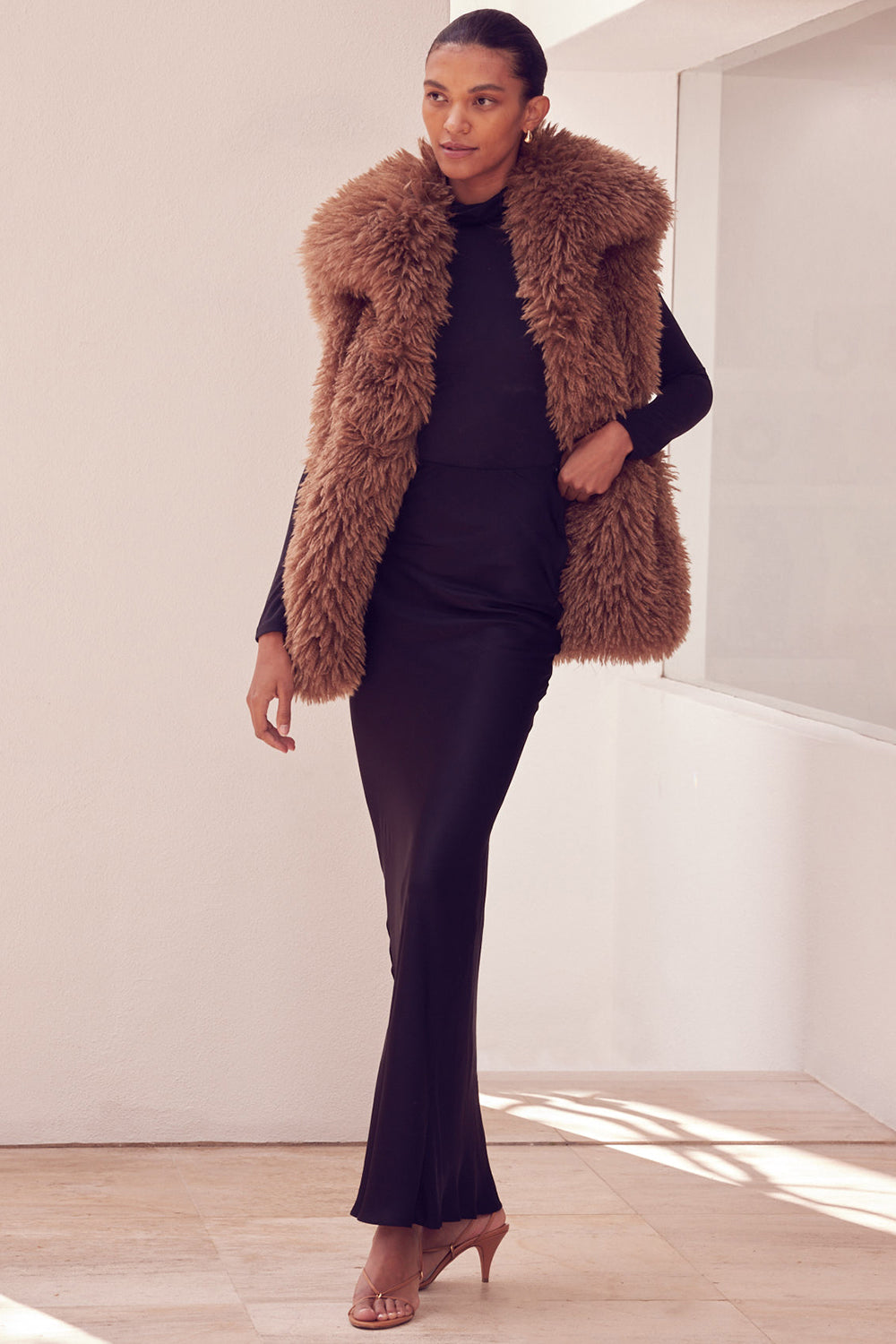 アメリ 24AW FLUFFY UTILITY VEST WITH DRESS 新品未使用 アメリFLUFFY UTILITY VEST WITH DRESS - メルカリ